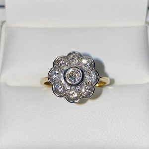 18ct Yellow Gold & Natural Diamond Flower Cluster Ring - 1.00CT