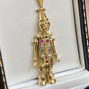9ct Yellow Gold Large Moveable Clown Pendant
