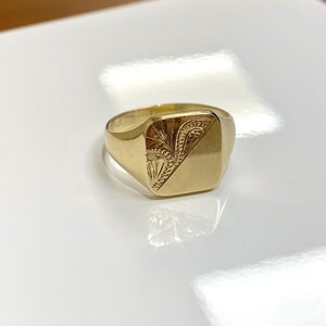 9ct Vintage Yellow Gold Half Patterned Gents Signet Ring Size N