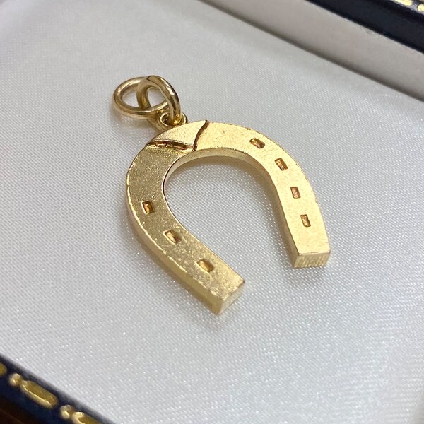 9ct Gold Horse Shoe Ring main image 1