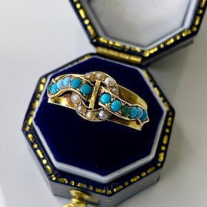 Seltenes Set von 15 Karat Gelbgold Ringen mit Türkisen und Saatperlen • Dezember Geburtsstein