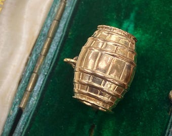9ct Vintage Yellow Gold Hollow Beer Barrell Charm / Pendant