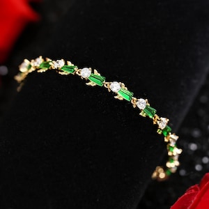 Bracelet simulé avec diamants vert émeraude, bracelet vintage Gold Filled, bracelet d&#39;angle, bracelet de mariage, cadeau d&#39;anniversaire pour elle