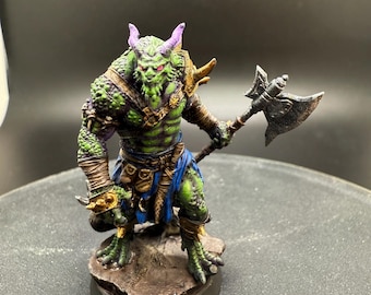 Miniatura bárbara Dragonborn pintada a mano