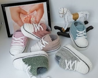 SuperSoft Merino Babyschuhe gehäkelt Babychucks Babysneaker verschiedene Farben Geschenk zur Geburt