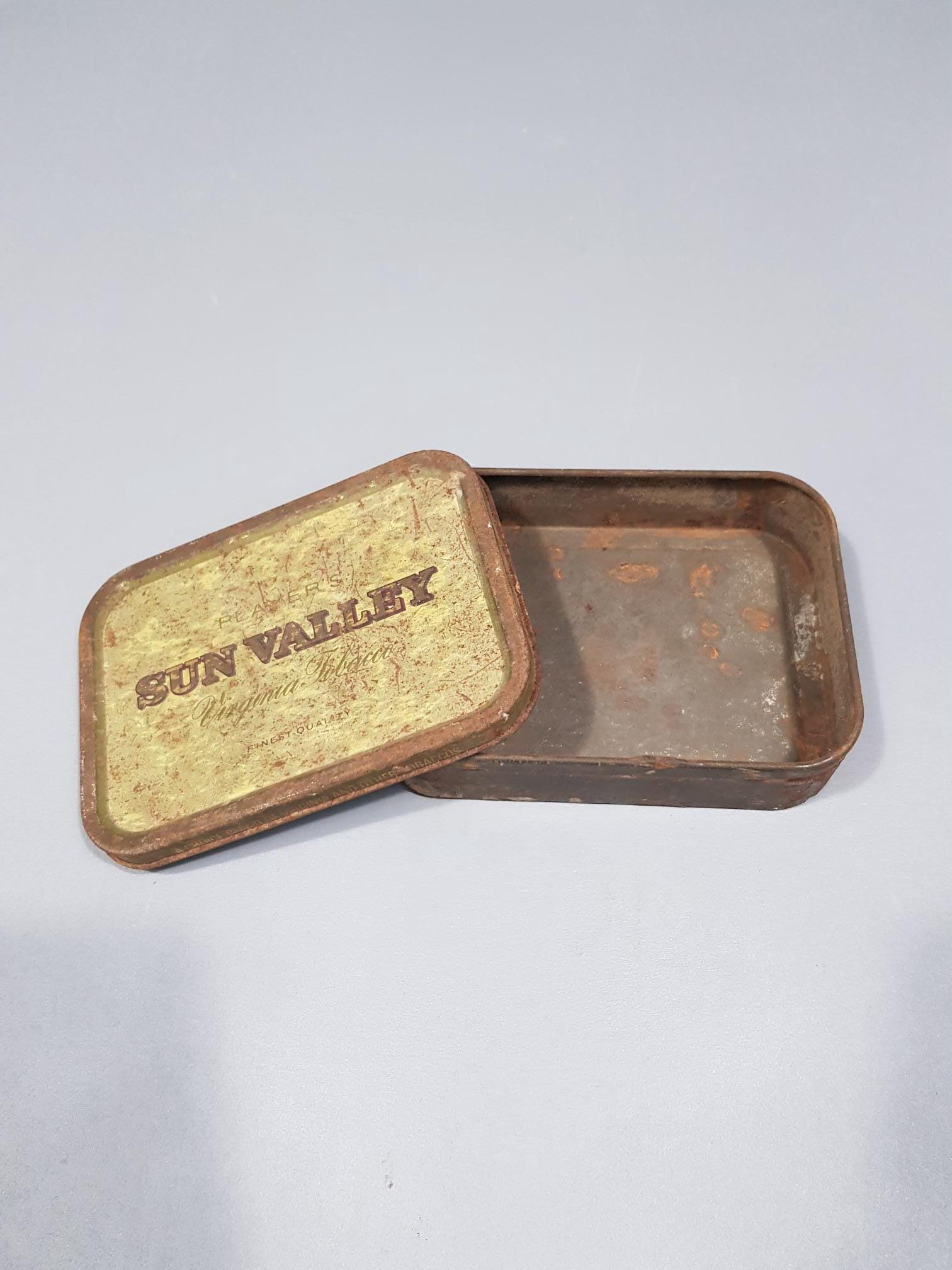 players sun valley tobacco tin Vintage Player's Sun Valley Virginia 2oz Tobacco Tin