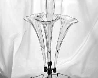 Epergne (VASE)Victorian Glass 4x trumpets and floating flower bowl 1880 / 1900 Antique