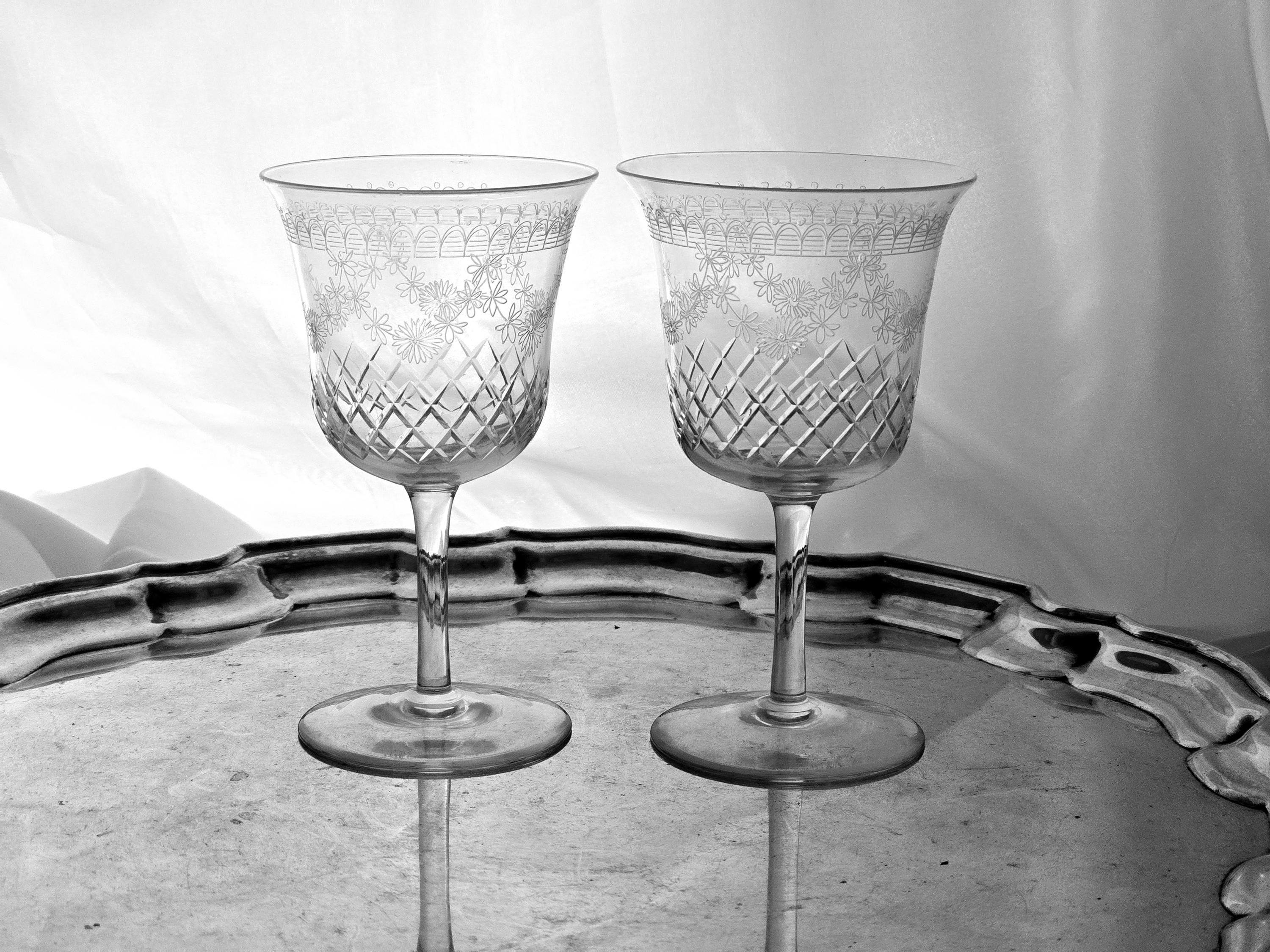 Thomas Webb and Sons Antique Victorian 1900s Pair of Wine Glasses