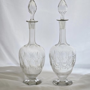 Baccarat Art Deco Wine Decanter Pair: 1900s French Crystal Carafes