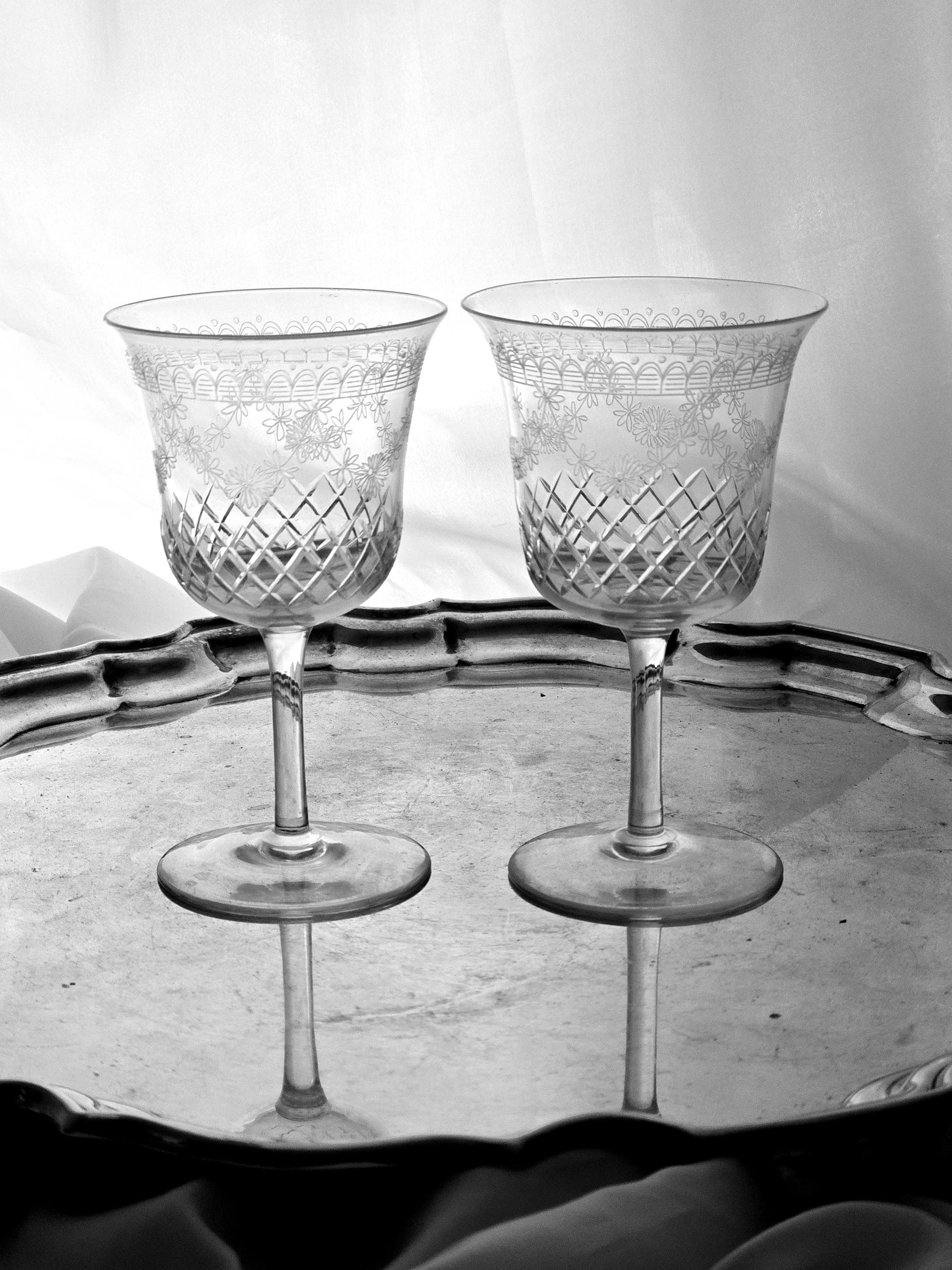 Thomas Webb and Sons Antique Victorian 1900s Pair of Wine Glasses