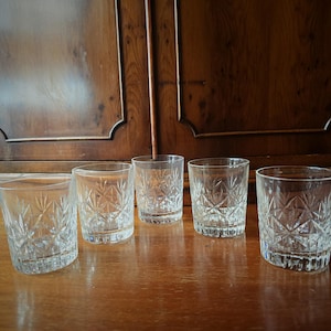 Edinburgh Crystal Scotland set of 5 flat tumblers / old-fashioned whiskey glasses, 7.5cm high ( 3 inch )
