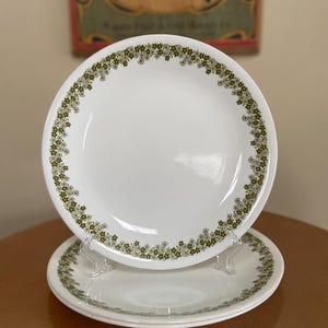 Vintage Corelle Spring Blossom Green 8-Inch Saucers | Retro Floral Tableware | Timeless Nostalgia