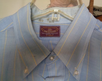 VAN HEUSEN 60's Vanopress V-Taper-Light Blue + White Stripes! Button Down! Short Sleeve Dress or Casual Medium