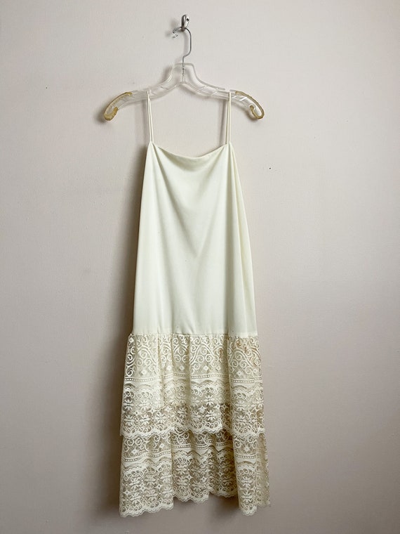 Vintage 1970’s Ivory Lace, 2-piece dropped-waist … - image 4