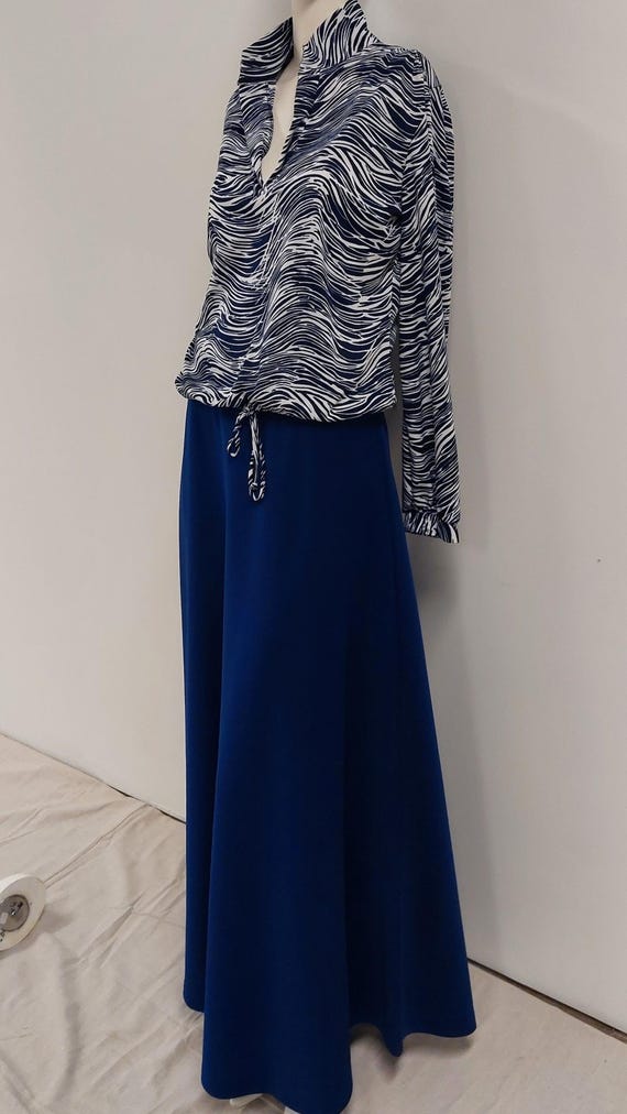 Vintage 60’s Navy and White Patterned Blouse and … - image 3