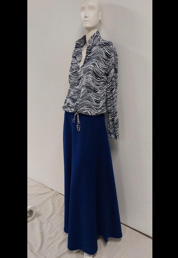 Vintage 60’s Navy and White Patterned Blouse and … - image 2