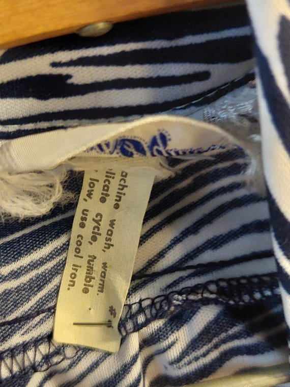 Vintage 60’s Navy and White Patterned Blouse and … - image 7