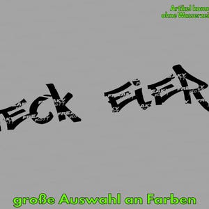 Peut inclure: Texte noir sur fond gris. Le texte se lit "leck Eier" dans une police stylisée. Du texte vert supplémentaire en haut indique "Artikel kommt ohne Wasserzeichen" et en bas "große Auswahl an Farben".