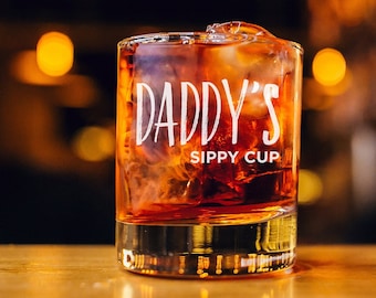 Daddy&#39;s Sippy Cup Whiskey Glass Gift For New Dad Cocktail Glass Fathers Day Gift Daddy Rocks Glass Whiskey Gift For Dad Engraved Glass Set