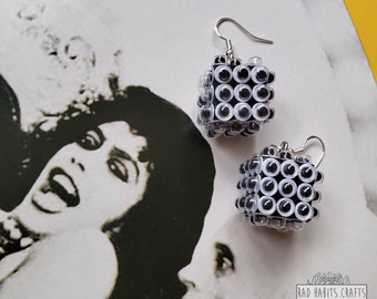 Cursed Googly Eye Earrings | Halloween, spooky season, haunted