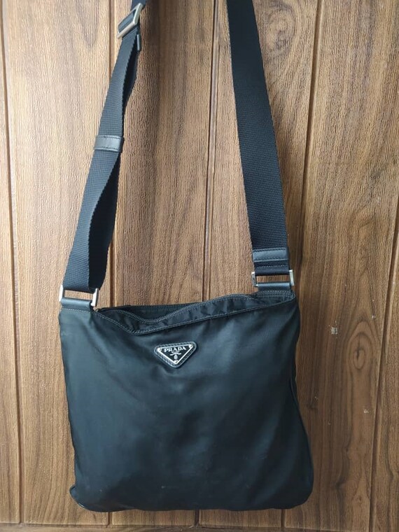 FREESHIP Authentic Prada slingbag Nylon 25