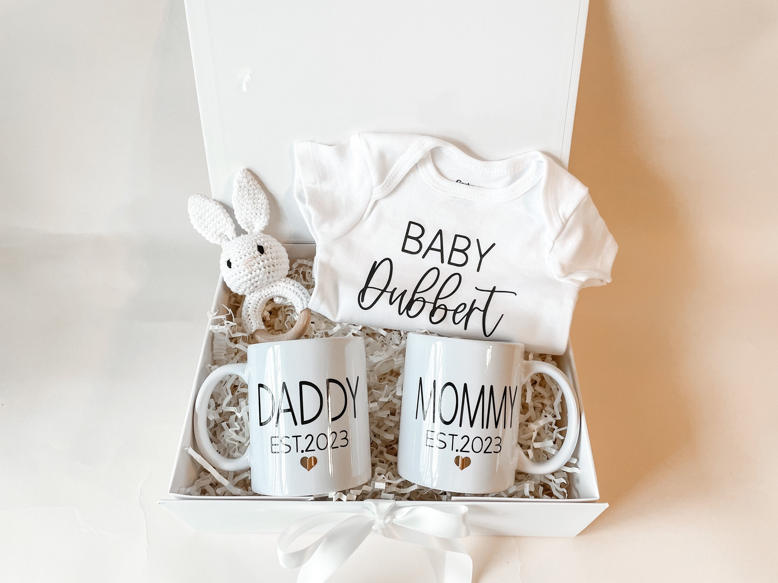 Expecting Parents Gift, Parents to Be Gifts, New Parent Gift Basket,  Pregnancy Gift Box, Bee Gift Box, Congratulations Pregnancy Gift,friend 