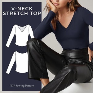 Puede incluir: Un patrón de costura PDF para una camiseta de punto de cuello en V. El patrón incluye dos vistas de la camiseta, una con mangas largas y otra con mangas cortas. El patrón es para una talla pequeña de mujer.