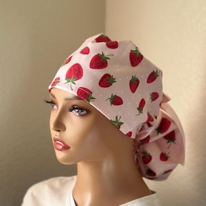 Casquette de gommage aux fraises pour femme, chapeau d&#39;infirmière de style européen, chapeau de gommage queue de cheval, chapeau de gommage d&#39;infirmière florale, casquette de gommage unisexe, infirmière florale