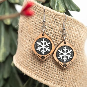 Cute Snowflake Earrings - Wooden Snowflake Earrings - Christmas Dangle Earrings-Stud earrings- Clip ons- Pierceless Earrings
