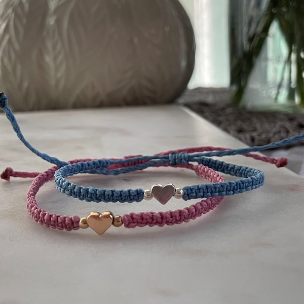 Heart bracelet, macrame string bracelet, stacking string bracelet, love bracelet, friendship bracelet, adjustable bracelet, beaded heart
