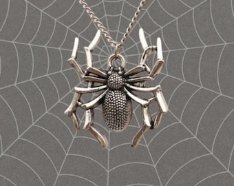 Spider Pendant Necklace – Gothic Halloween Jewelry for Men & Women, Creepy Spider Amulet on Chain