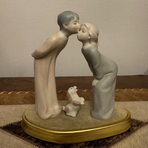 Vintage Boy Girl Kissing With Dog Figurine Ardalt Lenwile Porcelain Collection