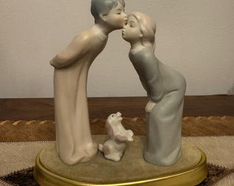 Vintage Boy Girl Kissing With Dog Figurine Ardalt Lenwile Porcelain Collection