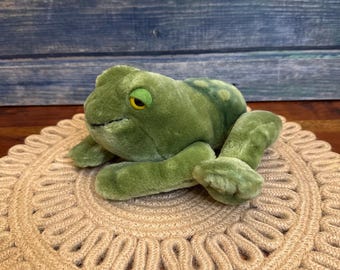 Vintage Dakin Plush Stuffed Green Frog 1985