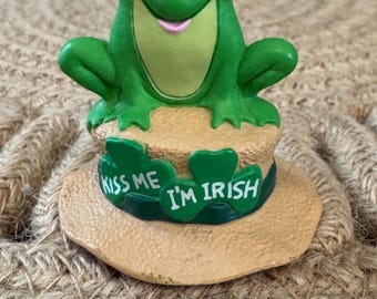 Vintage Hallmark Frog Kiss Me I’m Irish St Patrick’s Day Figurine Merry Miniature