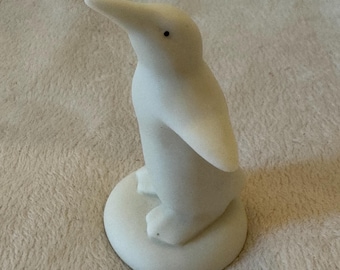 Figura de pingüino del Departamento 56