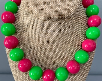 Chunky Bubblegum Perlenkette: Bunte Acrylperlen im Gumball-Stil, Rosa und Grüne Perlen