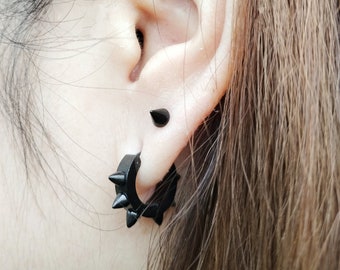 Juego de 2 pares de pendientes de aro y pasador con punta, conos de acero inoxidable, pendiente Punk negro