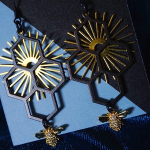 Pendientes de panal, abeja de miel, joyería gótica, Cottagecore oscuro, circonita cúbica, negro y oro, cosas de brujas, boho, atrevido, hipoalergénico