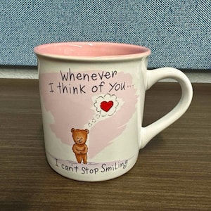 Vintage Russ Pink Kaffeetasse, wann immer ich an Sie denke, kann ich nicht aufhören, Teddybär-Herz-Freude zu lächeln