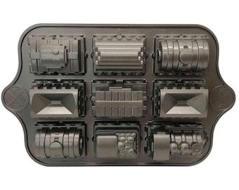 Nordic Ware 3D TRAIN Cake Pan Mold Makes Nine Cars Incl. Engine & Caboose Birthday USA