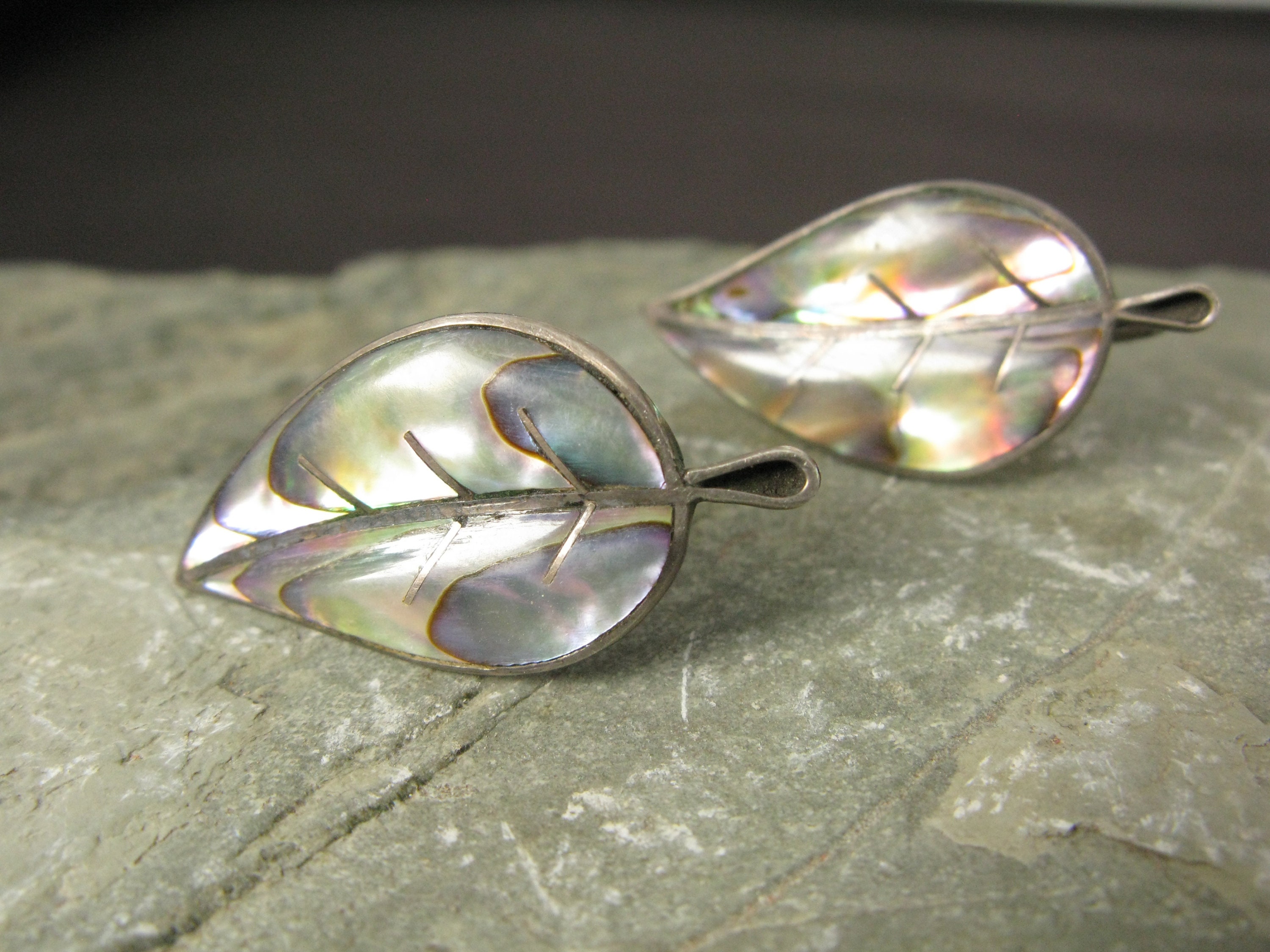 Vintage TBM Taxco Mexico Hand-Carved Abalone LEAF Sterling Screw Back  Earrings