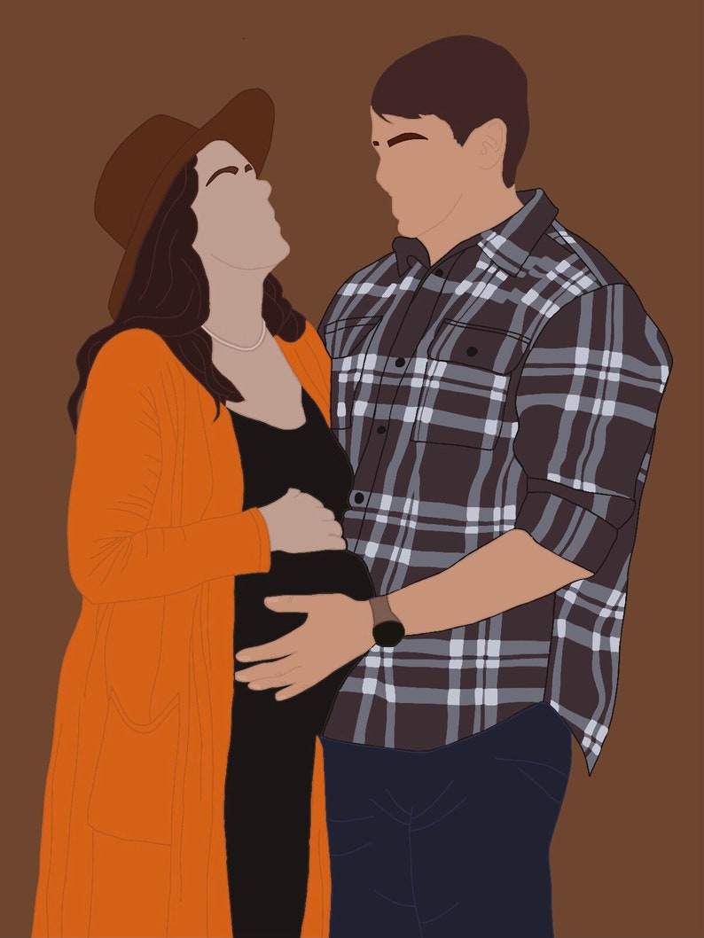 Pode incluir: Um casal de p&eacute; perto um do outro, a mulher est&aacute; usando um chap&eacute;u marrom e um cardig&atilde; laranja, o homem est&aacute; usando uma camisa xadrez e jeans azul. A mulher est&aacute; gr&aacute;vida e o homem tem a m&atilde;o na barriga dela.