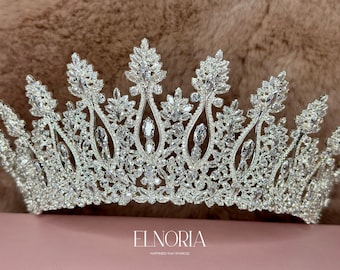 Swarovski  handmade wedding tiara, bridal tiara crown,  bridal tiara, wedding tiara for bride, crown for wedding, wedding tiara, elnoria