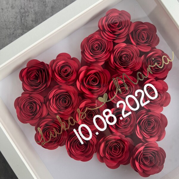 Personalisierter Herz Bilderrahmen mit handgefertigten Rosen l 3D Bilderrahmen, Hochzeitsgeschenk Jahrestag Geschenk Valentinstagsgeschenk