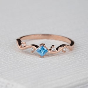 Square Birthstone Ring, Curved Band Ring, Mother Grandma Family Ring Gift, Handmade Jewelry, Christmas Gift, Friend Gifts, Personalized Gift