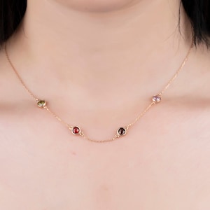 Collana Personalizzata Birthstone, Collana Birthstone famiglia, Collana Dainty, Regalo di compleanno, Festa della mamma, Gioielli in argento, Regalo di Natale