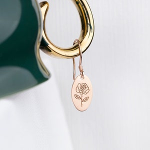 Birthflower Earrings, Flower Earrings, Birth Flower Earrings, Minimalist Earrings, Dainty Dangle Earrings, Personalized, Signet Earrings
