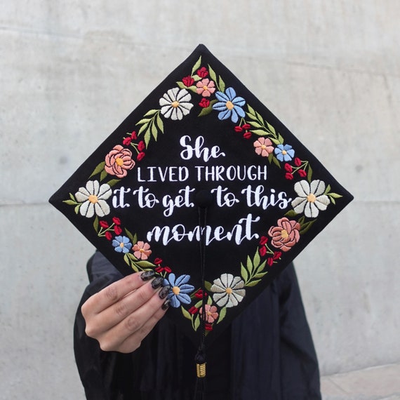 Embroidered Graduation Cap with Floral Design Customizable Floral Grad Cap Decoration Self-adhesive  main image 2