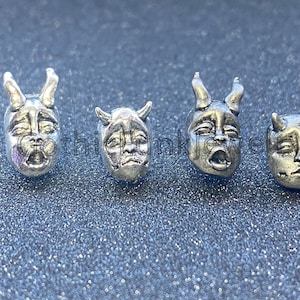 Pendientes de máscara gótica medieval / Joyas para amantes del teatro / Pendientes minimalistas vintage punk / Pendientes raros / Joyas góticas
